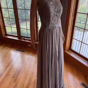 * JJs House Gray Beaded Lace Chiffon Cap Sleeve Formal Gown Wedding Dress Size 8